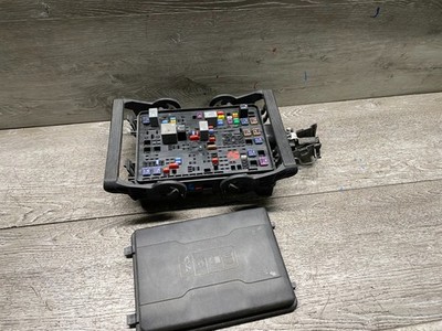OEM CHEVY SILVERADO GMC SIERRA 1500 2014-2017 UNDER HOOD FUSE RELAY BOX PANEL