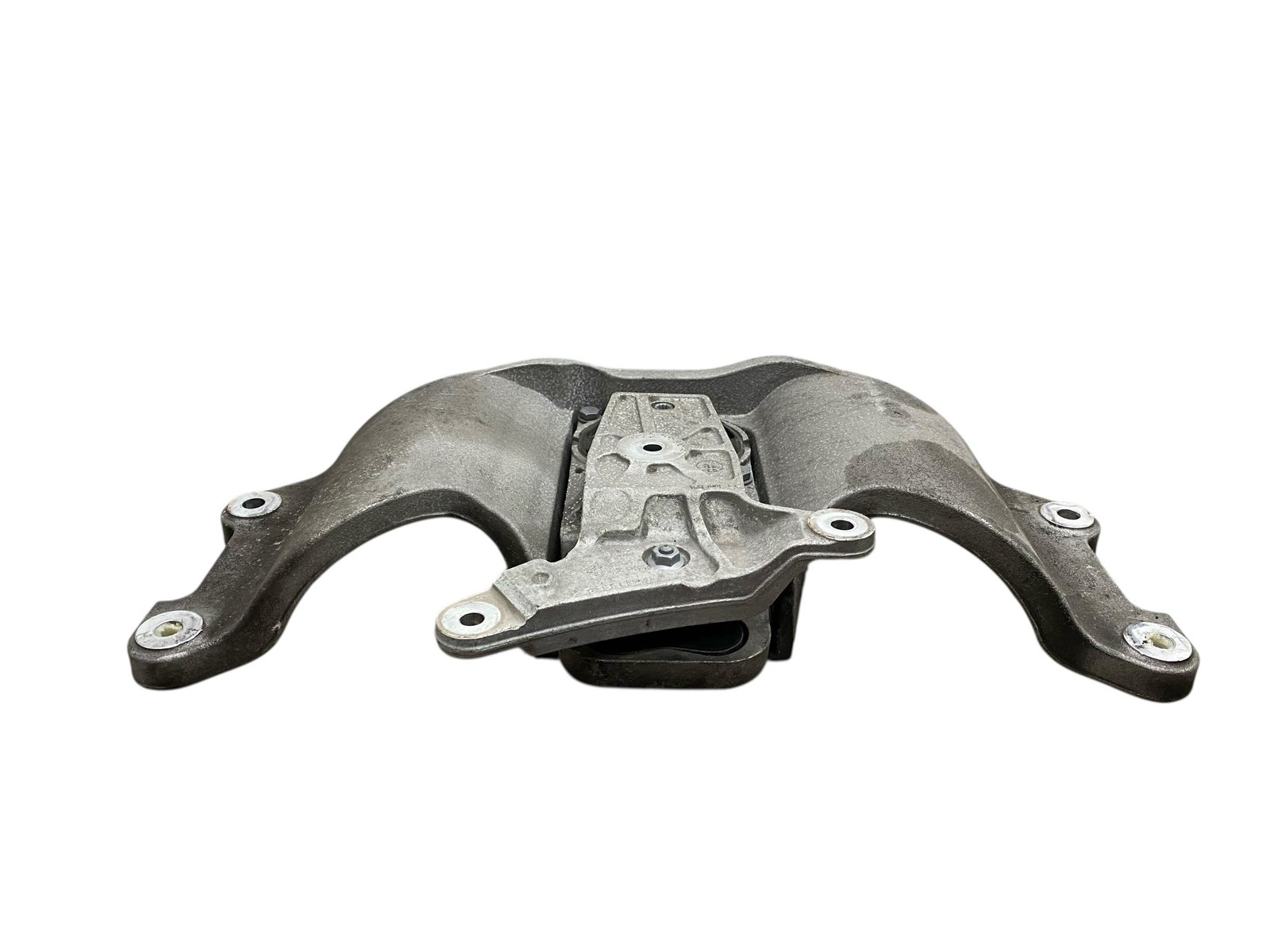 2015 BENTLEY CONTINENTAL 4.0L AWD AUTOMATIC TRANSMISSION MOUNT BRACKET 48K MILES