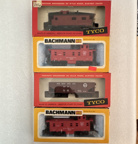 Lote de 4 vagones de carga y caboose TYCO Bachmann calibre HO Pennsylvania MPN 0982 | Condition: Used