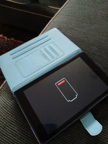 Amazon Fire HD 8 (7th Generation) 16GB, Wi-Fi, 8 inch - DOES NOT CHARGE