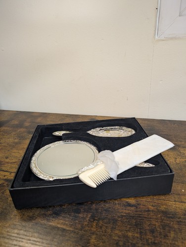 Vintage Retro Vanity Mirror Brush Comb Set 3 Pieces A5 - Picture 2 of 24