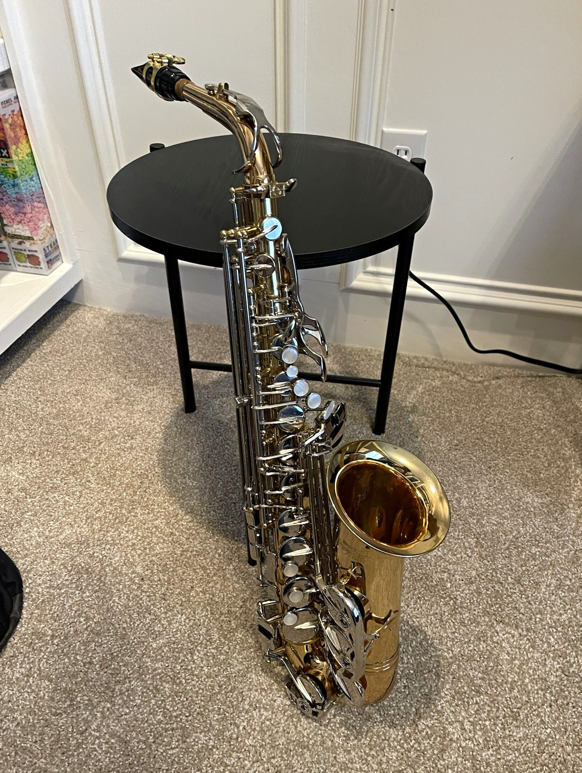 Jupiter Alto Saxophone Brass Gold Lacquered Mother of Pearl Keys w/ Case