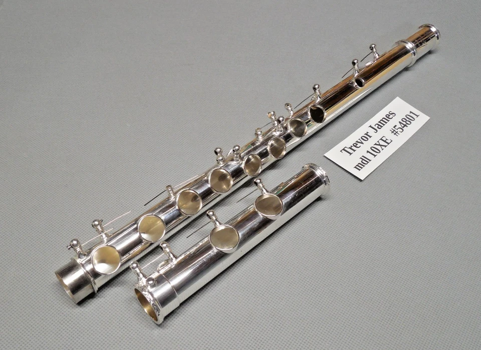 Flauta Trevor James Plateada con Estuche - Pulida - Reacondicionada Garantizada Foto 3 de 4