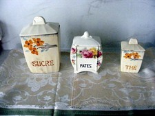 3pots à épices en, Faïence ancien en bon état pour leurs Age.
