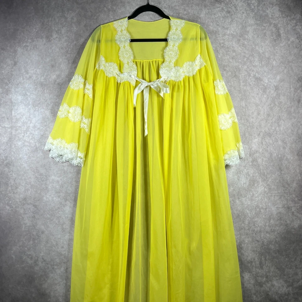 Vintage Yellow Nylon Sheer Lace Trim Nightgown Robe Set Lingerie Lounge Small - Image 2 of 4