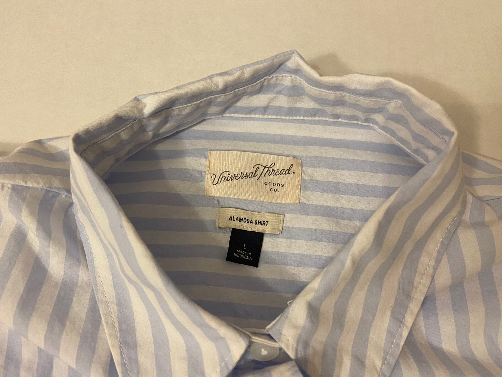 Universal Thread Women's Alamosa Button Front Blo… - image 2