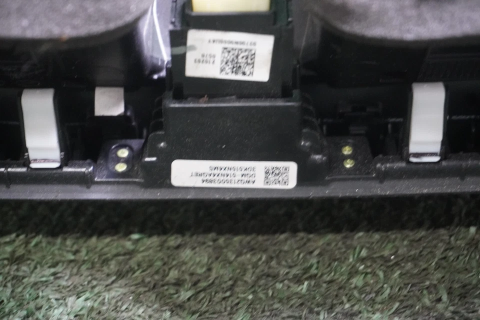 2022 2023 HYUNDAI TUCSON RADIO INFO DISPLAY SCREEN OEM  96525N9200RET - Image 3 of 4