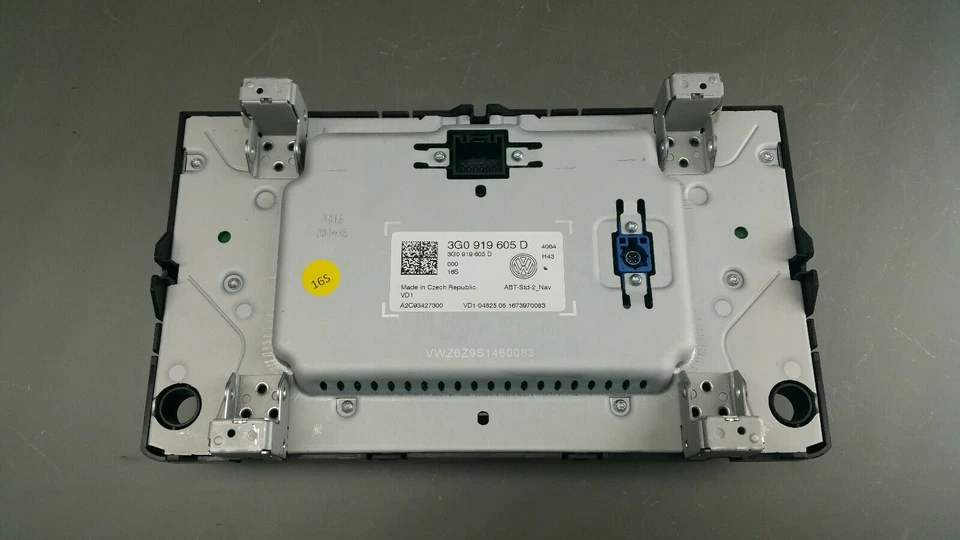 Original VW Passat B8 Control Panel Touch Screen Display 6,5 Inch - Image 4 of 4