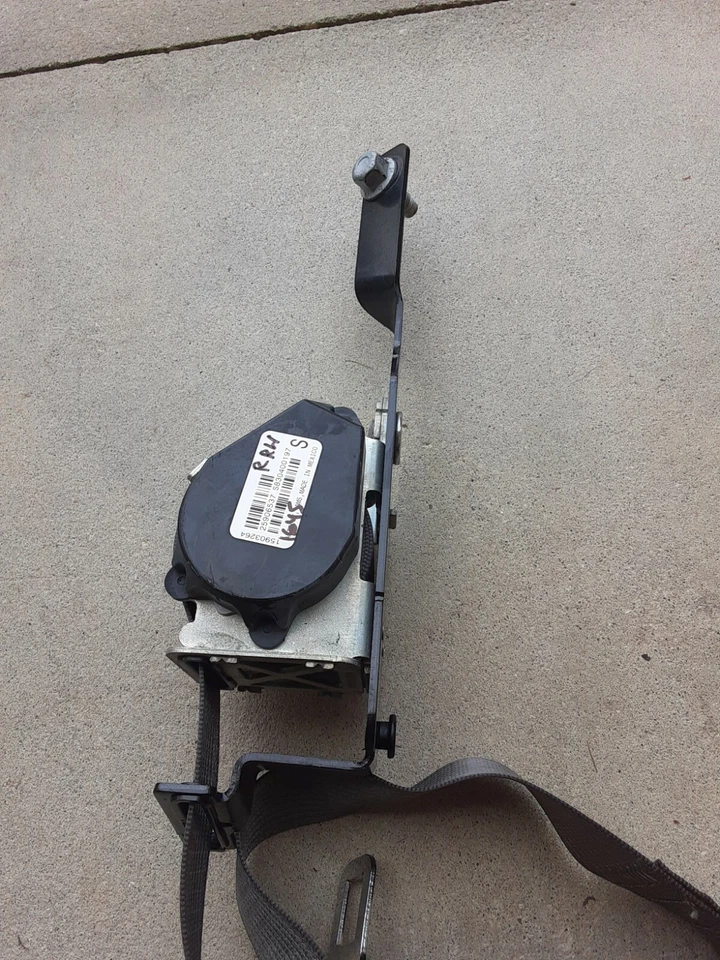 Chevrolet Malibu 2008-2010 cinturón de seguridad trasero derecho del lado del pasajero OEM # 15903264* Foto 3 de 4