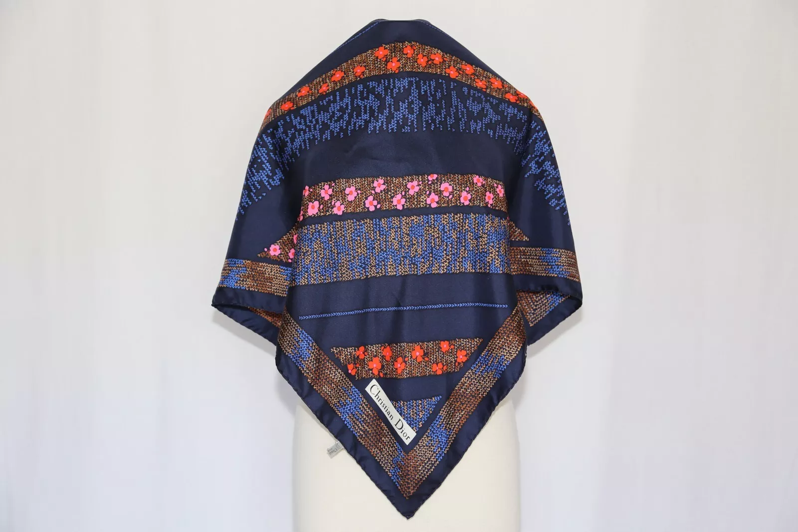 Authentique foulard en soie fleurie Christian Dior Pop Art Made in France années 70 vintage