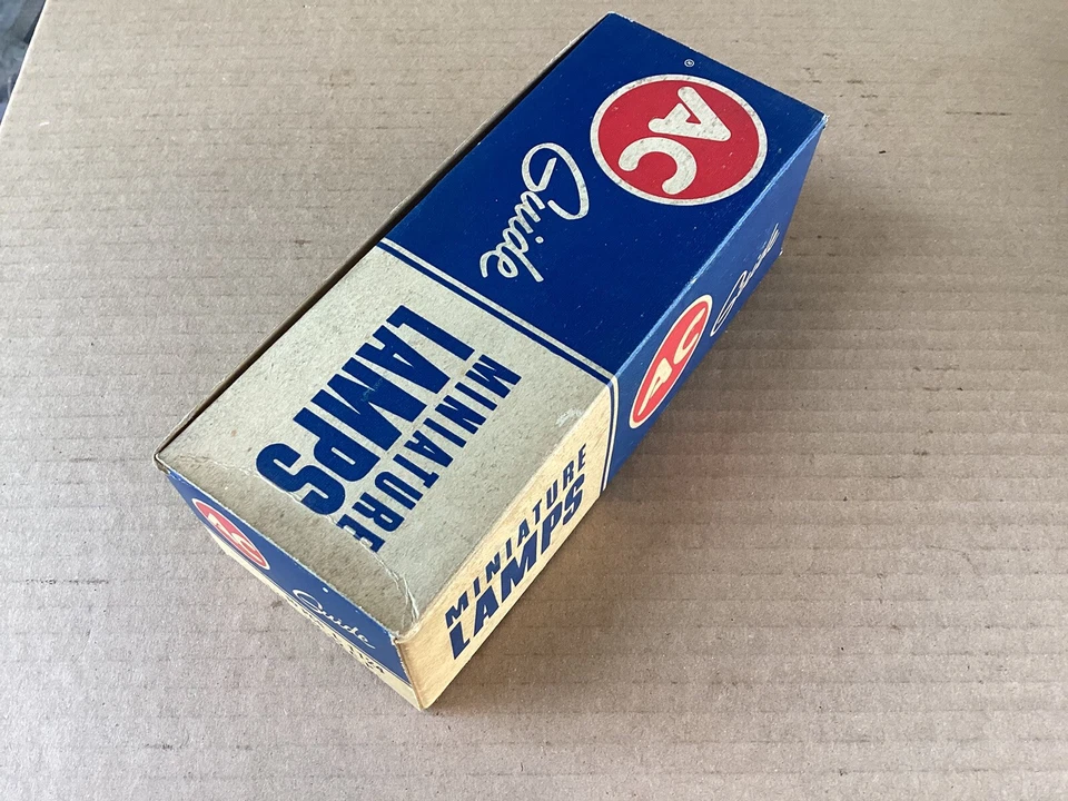 Vintage AC Guide Miniature Lamps Bulbs NOS Original Box 10 12V. L1157 32/3.CP. - Image 2 of 4