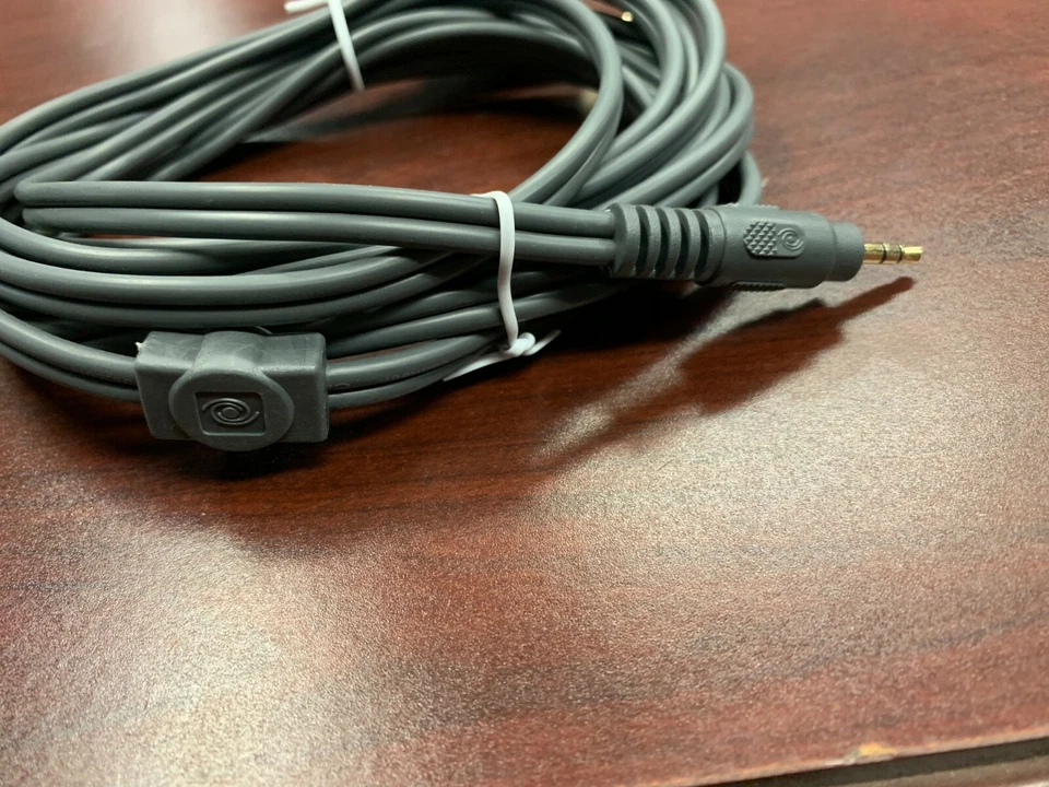 Stellar Labs 12 футов 3,5 мм вспомогательный штекер на 2 штекера RCA Y аудиокабель стерео  - Изображение 3 из 4