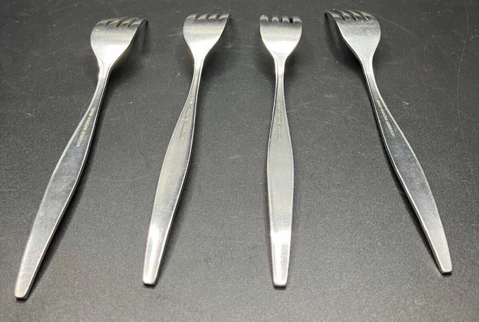 Cubiertos de acero inoxidable Carlton vintage 4 tenedores de cena madera Foto 2 de 4