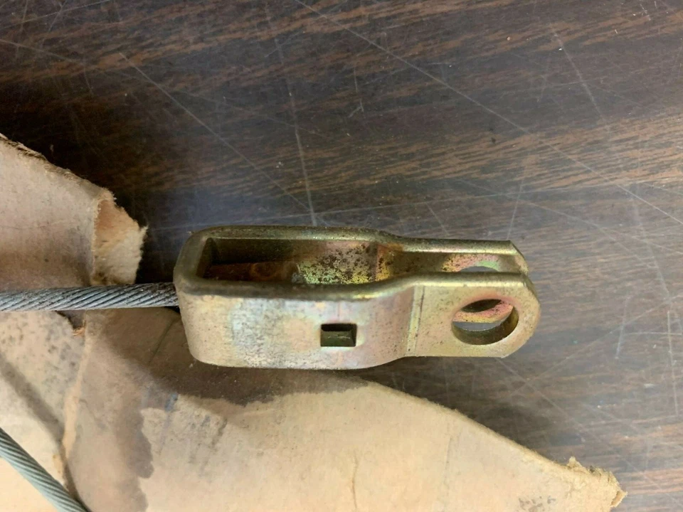 Camión Dodge A100 1964-70 con cable de freno de estacionamiento central distancia entre ejes de 108" nos 816 Foto 4 de 4