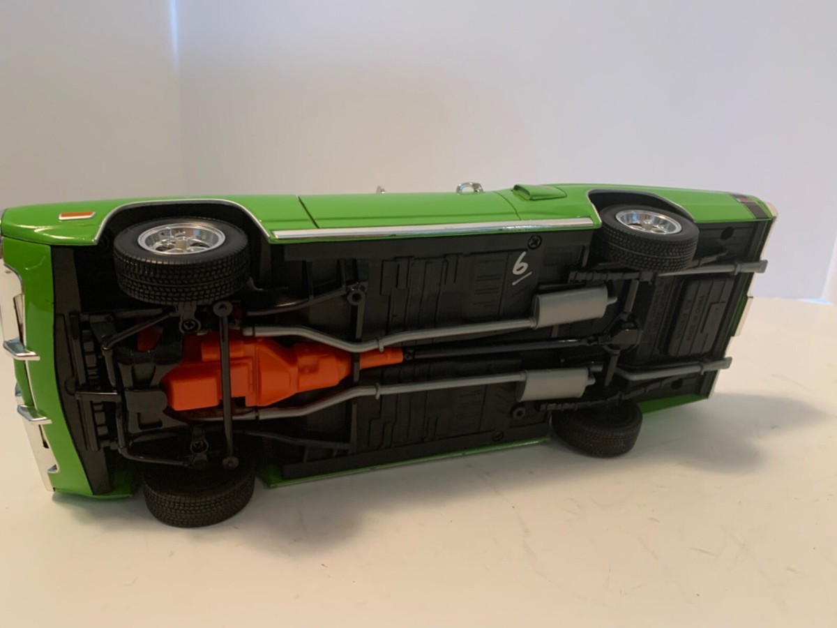 1970 Dodge Coronet R/T Hemi 1:18 Scale Diecast Model Car