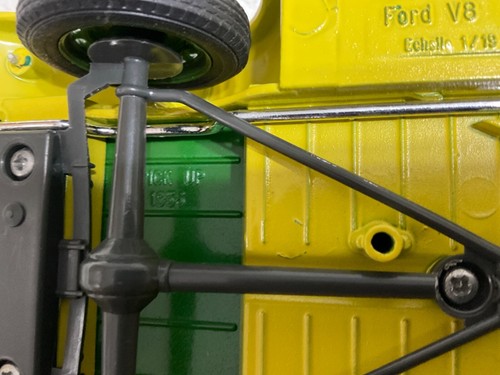 Solido 1936 Ford V8 John Deere Pickup Truck 1/19 scale Diecast - Picture 8 of 10