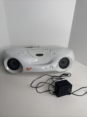 Sony ZS-XN30 Personal Audio System CD Player AM/FM Radio. CDs do not work. 