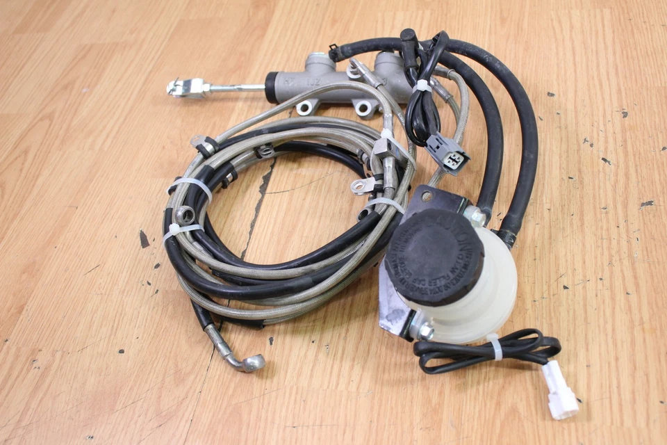 CFMOTO Z FORCE 950 2022 deportivo dirección asistida eléctrica cilindro maestro de freno depósito y líneas Foto 4 de 4