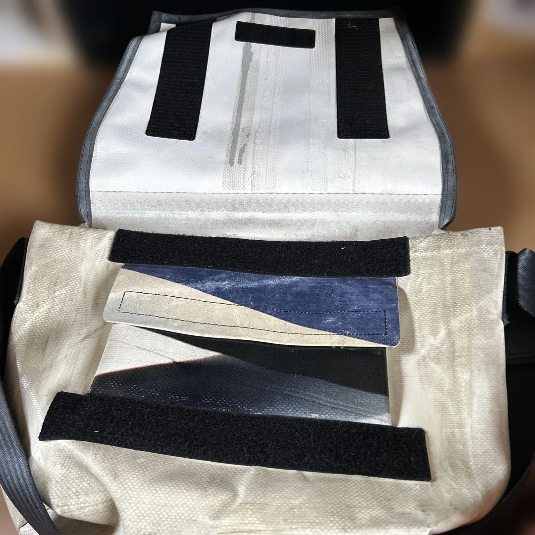 FREITAG F14 DEXTER Messenger Bag Tire Print Rare OOAK Graphic Design Gray IDTag image 7