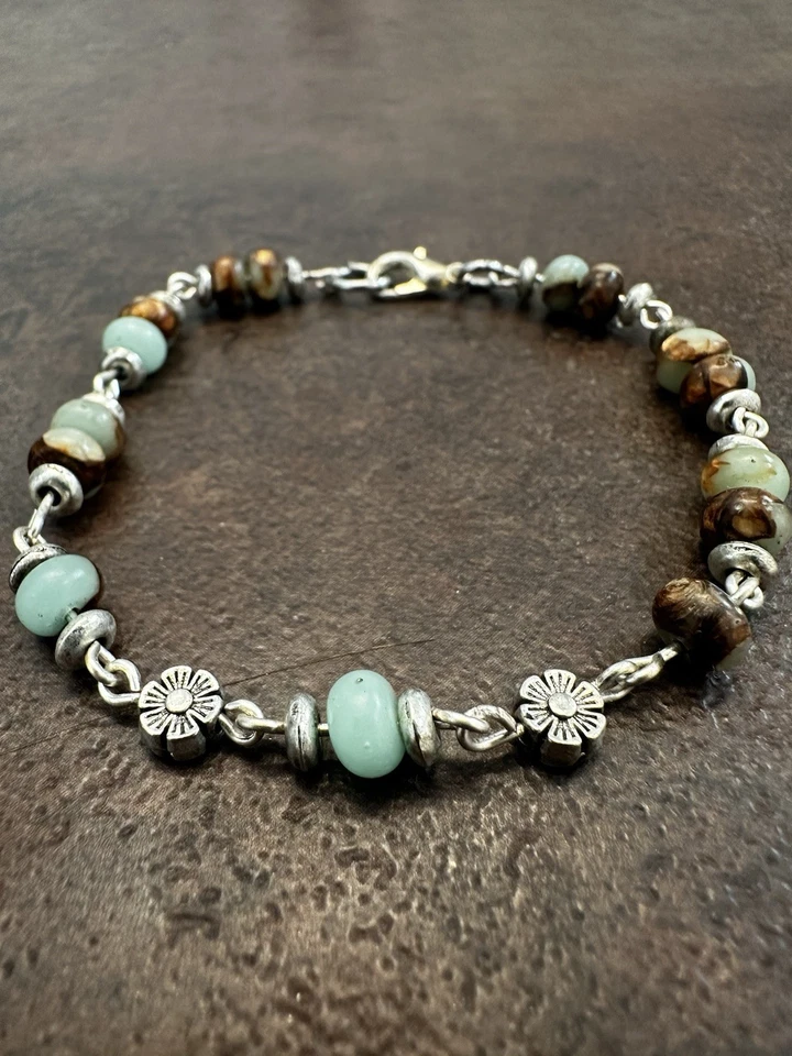 Pulsera de cuentas de plata y calcedonia verde Foto 3 de 4