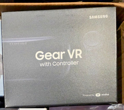 Samsung Gear VR SM-R324 with Controller Compatible with Oculus, Black