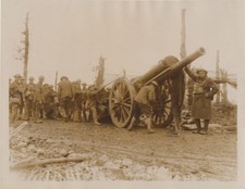 REPRINT OF ORIGINAL WWI PHOTO OF SOLDIERS W/ MASSIVE CANON