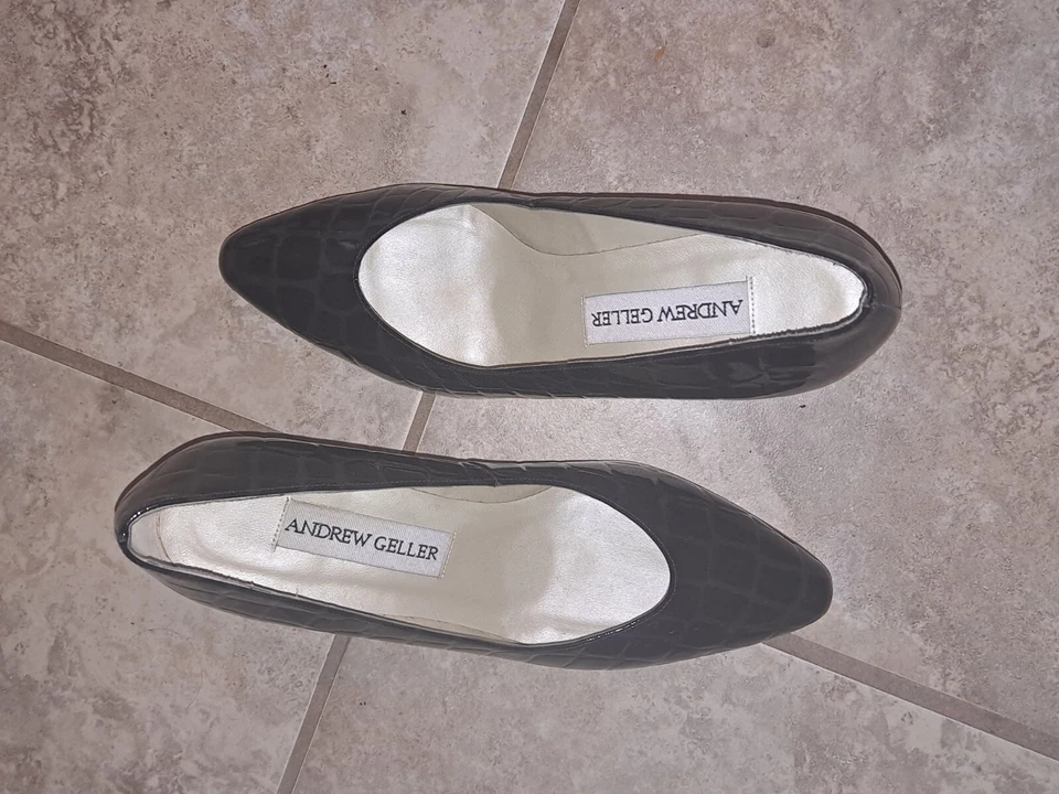 Womans Andrew Geller High Heel Snakeskin Pattern Shoes- Size 6m (Only Worn Once) - Image 2 of 4