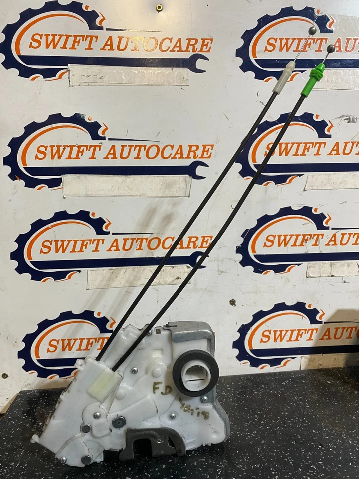 ПОДЛИННЫЙ захват замка правой передней двери для водителей TOYOTA YARIS TR D-4D MK2 2010 - Изображение 4 из 4