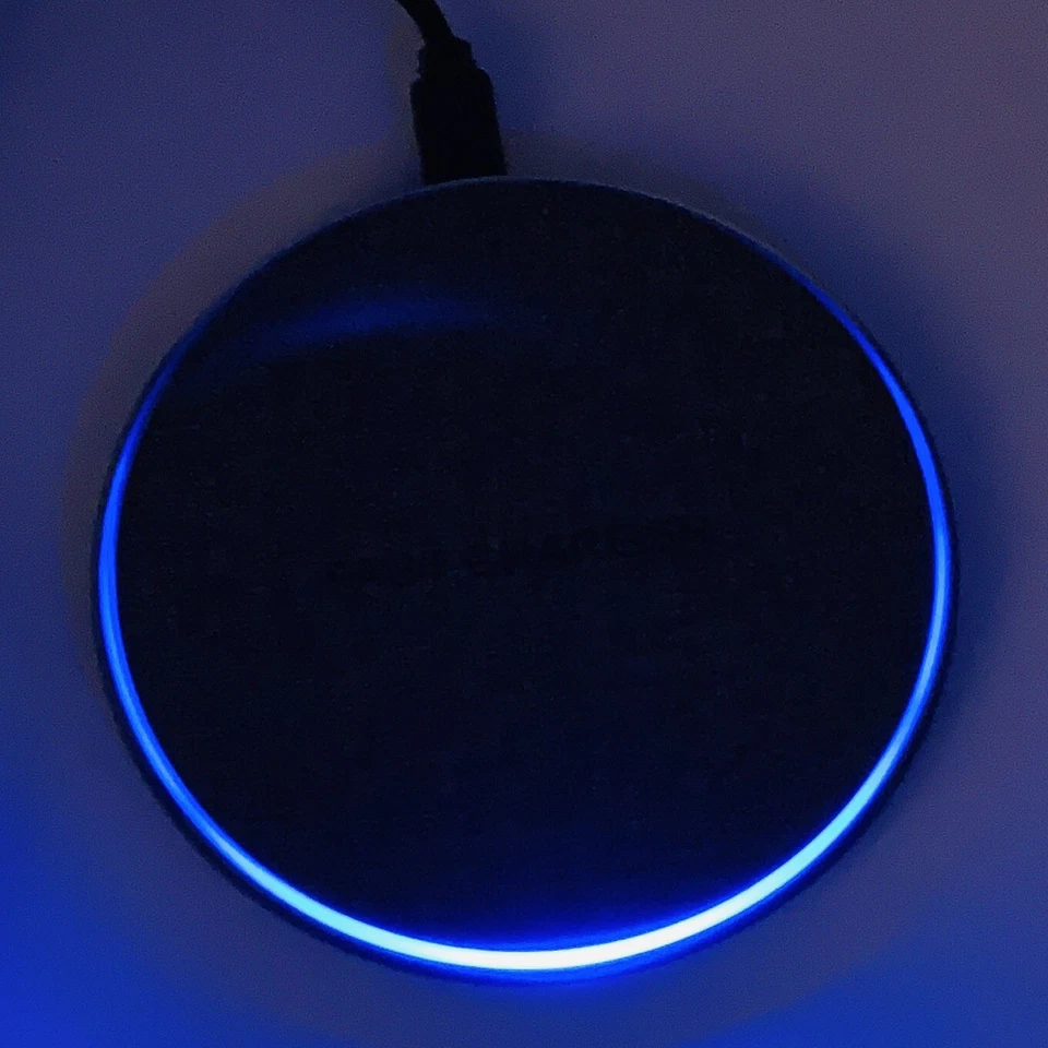 Wireless Fast Charger Charging Pad Blue LED 12V 2A 20W Gray - Tested Used - Image 4 of 4