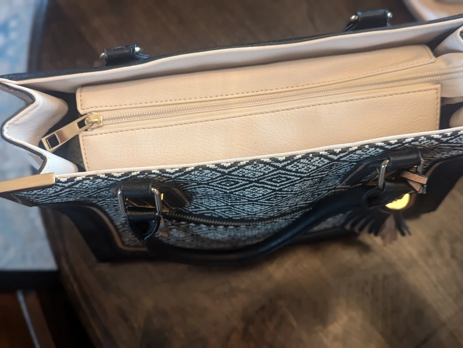 Borsa a mano Aldo Classic 10” alta x 14” larga x 4 5” profonda classica bellezza nera bianca