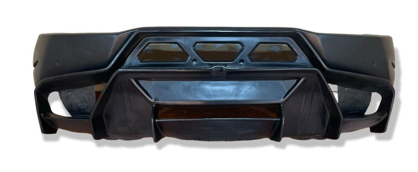 Aftermarket V Style FRP Rear Bumper Diffuser For Lamborghini Huracan LP580 LP610