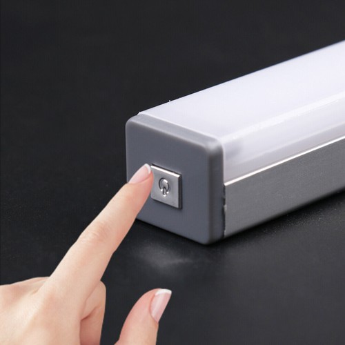 Sensore di movimento magnetico PIR luce LED USB striscia ricaricabile armadio lampada notturna - Foto 10 di 15