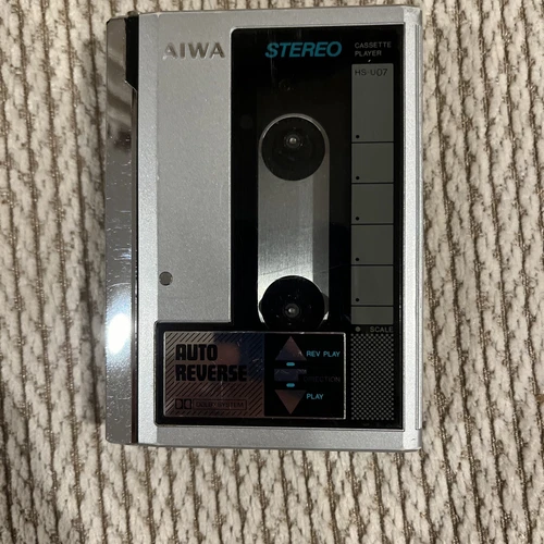 Aiwa HS-U07 Cassette Player Walkman With Case