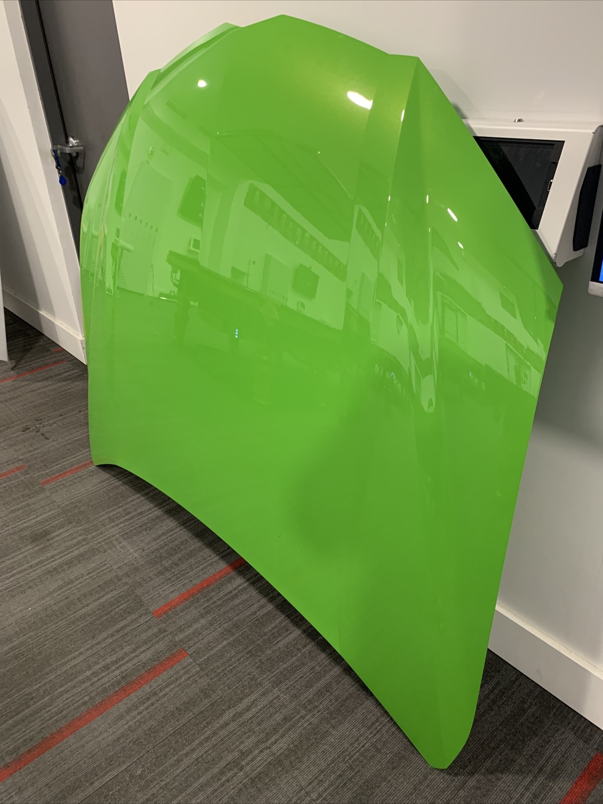 LAMBORGHINI URUS FRONT HOOD OEM 4ML010515A Neon Green