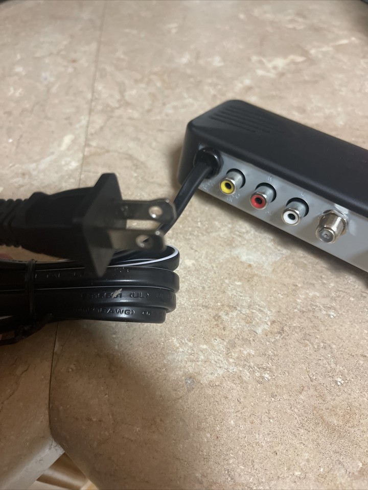 RCA Audio/Video Coax RF Modulator 6203 MultiInput Audio/Video Signal