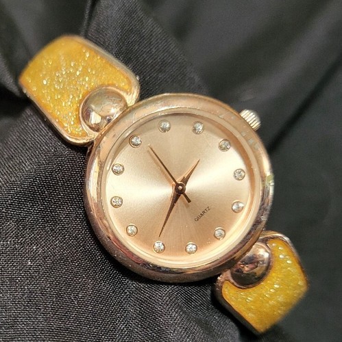 Rose Gold Tone Bracelet Style Womens Quartz Watch {Needs a Battery} - Picture 2 of 6