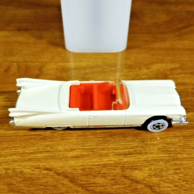 Hot Wheels Vintage '59 Caddy Eldorado Pearl White WW Whitewall 54