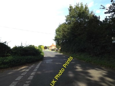 Photo 12x8 Goose Green, Goose Green Goose Green/TM1187 At the junction wi c2016