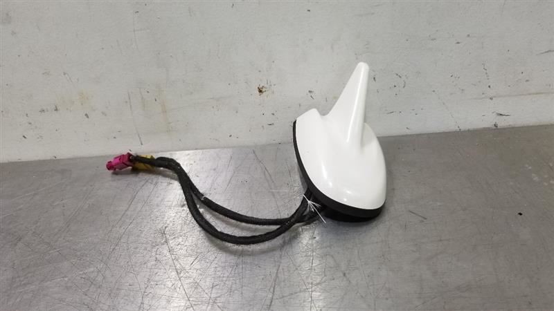 17 2017 MASERATI GHIBLI OEM ROOF MOUNTED SHARK FIN ANTENNA WHITE   670076140