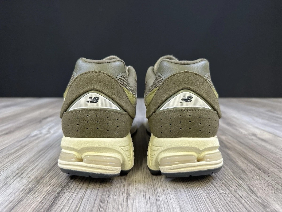New Balance 2002R Dark Olive Khaki M2002RZD Men display picture 1