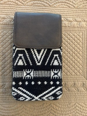 Thirty-One Call Me Crossbody Bag Wallet Phone Purse Rio Weave Black White Aztec