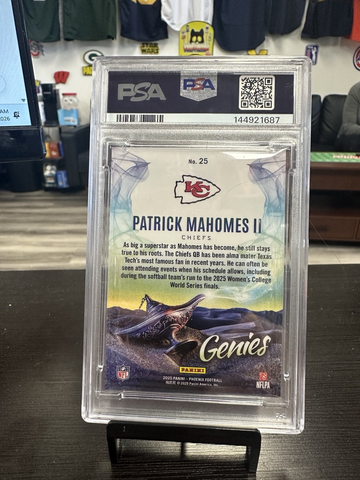 2025 Panini Phoenix Football Patrick Mahomes Genies Case Hit SSP #25 PSA 10 view 2