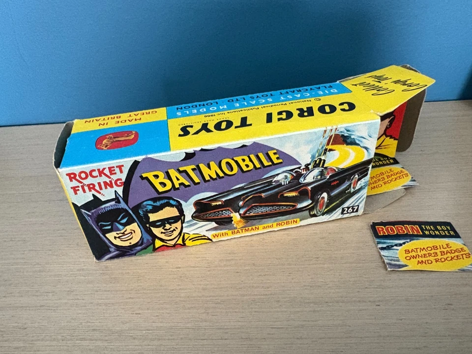 1966 Corgi Batmobile Gloss Black 267 + 1976 Corgi 925 Batcopter 2nd version - image 3 of 4