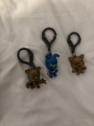 LOTE DE 3 LLAVEROS FNAF CINCO NOCHES EN FREDDYS - Imagen 1 de 2