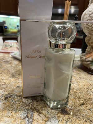 JAFRA ROYAL JELLY MILK BALM MOISTURE LOTION 6.7 OZ  NEW IN BOX limited Edition