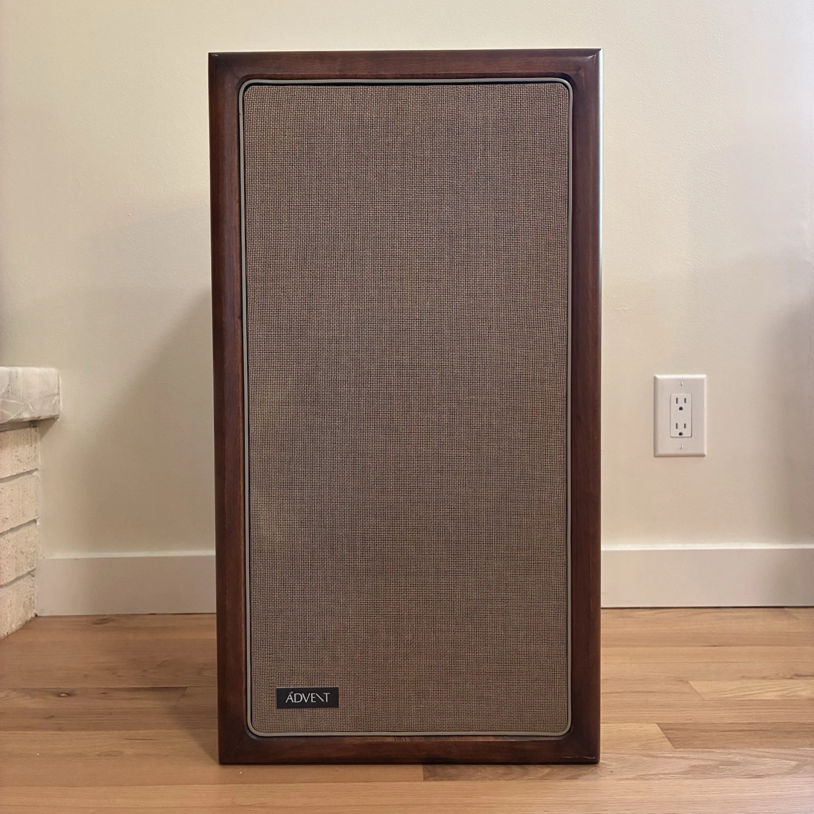Vintage MCM Advent NLA (A4) Bullnose Walnut Speakers *Clean! *Refoamed! image 10