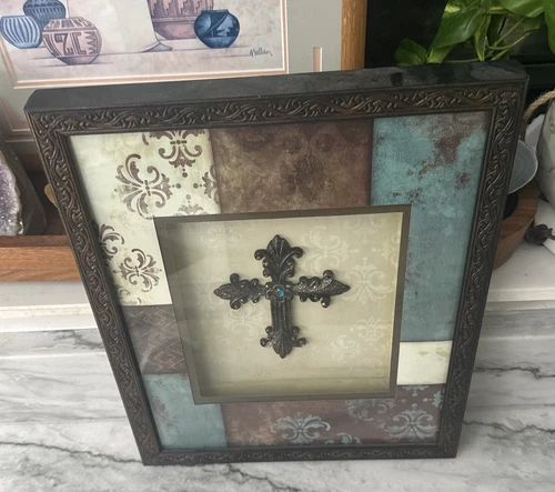 Framed Cross Artwork - Picture 7 of 7