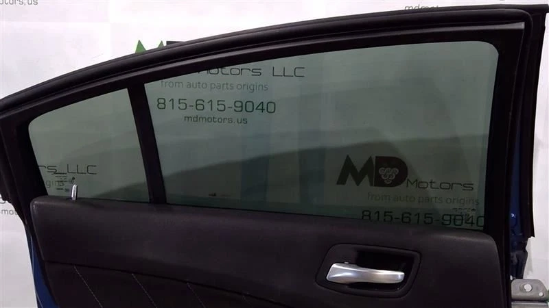 2015-2020 DODGE ЗАРЯДНОЕ УСТРОЙСТВО ЗАДНЯЯ ЛЕВАЯ ВОДИТЕЛЬСКАЯ ДВЕРЬ В СБОРЕ. - Изображение 3 из 4