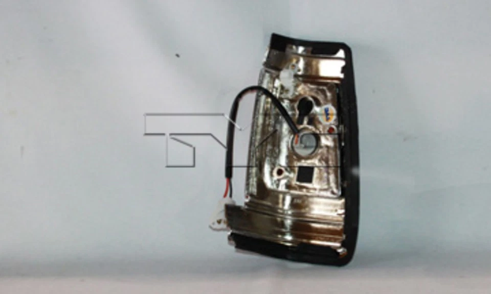 Marcador lateral refletor esquerdo para 83-86 Nissan Pickup 720 2WD (com acabamento cromado) - Imagem 2 de 2