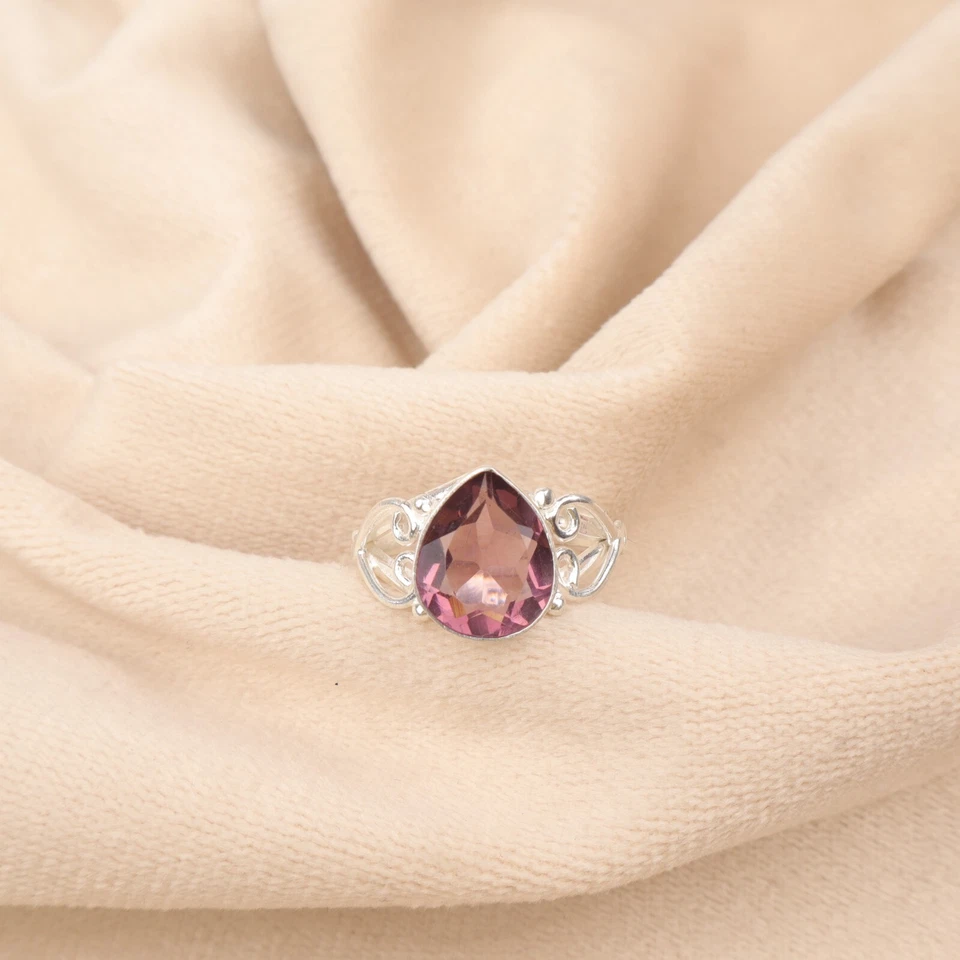 Anillo de piedras preciosas de rodolita natural de plata de ley 925 anillo de piedras de nacimiento hecho a mano. Foto 2 de 2